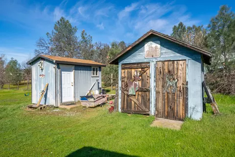 Exterior - 1200 Lema Rd, Redding, CA 96003 photo 8 of 14