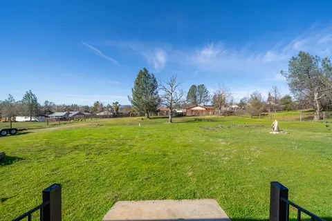 Exterior - 1200 Lema Rd, Redding, CA 96003 photo 10 of 14