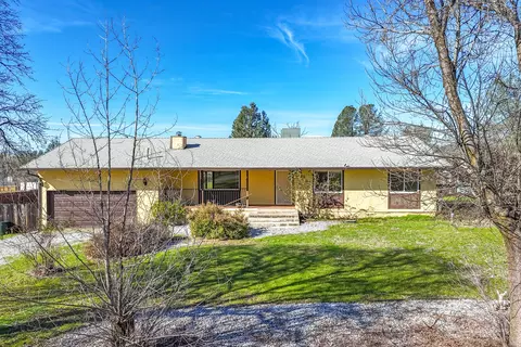 1200 Lema Rd, Redding, CA 96003