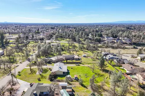 View/Area - 1200 Lema Rd, Redding, CA 96003 photo 2 of 4