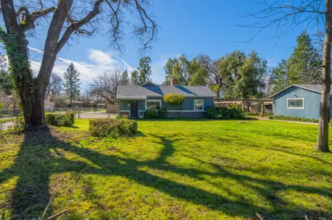 2021 Jewell Ln, Redding, CA 96001