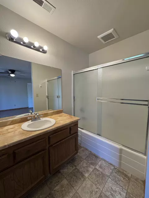 Bath - 770 Gibralter Rd, Redding, CA 96003 photo 1 of 3
