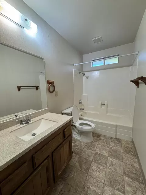 Bath - 770 Gibralter Rd, Redding, CA 96003 photo 3 of 3