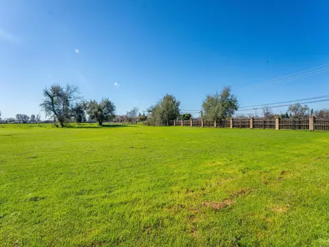 8019 Churn Crk Rd, Redding, CA 96002 photo 47