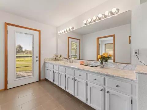 8019 Churn Crk Rd, Redding, CA 96002 photo 14