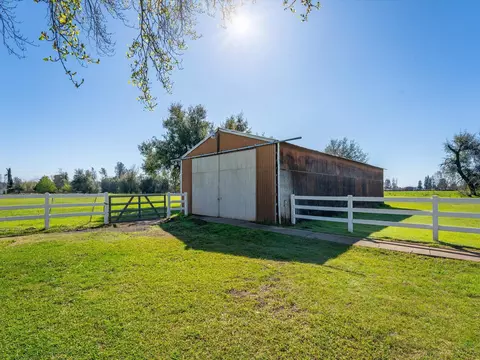 8019 Churn Crk Rd, Redding, CA 96002 photo 6