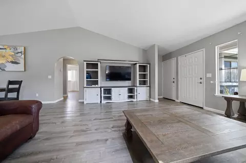 580 Arbuckle Ct, Redding, CA 96003 photo 7