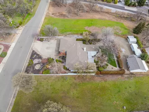 19353 Hollow Ln, Redding, CA 96003 photo 2