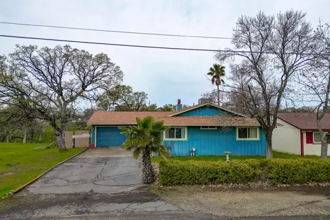 19815 Cottonwood Dr, Cottonwood, CA 96022