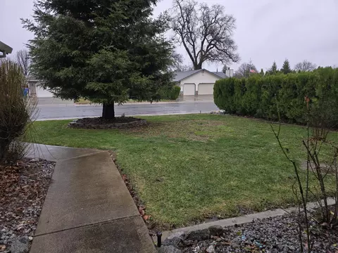 Exterior - 6738 Irving Rd, Redding, CA 96001 photo 2 of 3