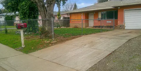 1740 Henry Ave, Redding, CA 96001