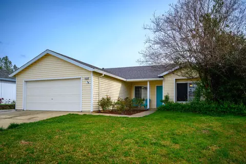 1356 Grouse Dr, Redding, CA 96003
