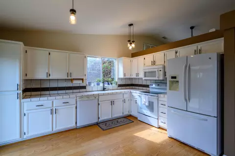 1356 Grouse Dr, Redding, CA 96003 photo 9