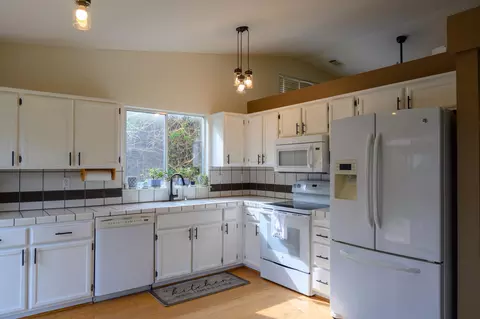 1356 Grouse Dr, Redding, CA 96003 photo 7