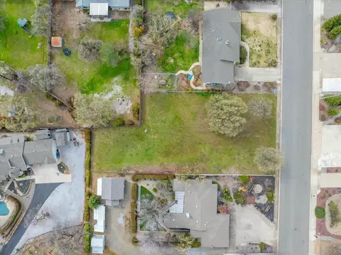 19345 Hollow Ln, Redding, CA 96003 photo 2