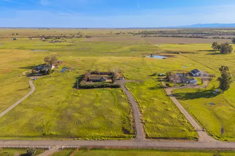 19845 Meadow View Rd, Red Bluff, CA 96080 photo 3