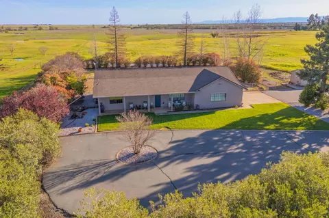 19845 Meadow View Rd, Red Bluff, CA 96080
