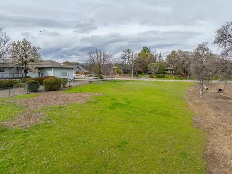 19361 Hollow Ln, Redding, CA 96003 photo 4