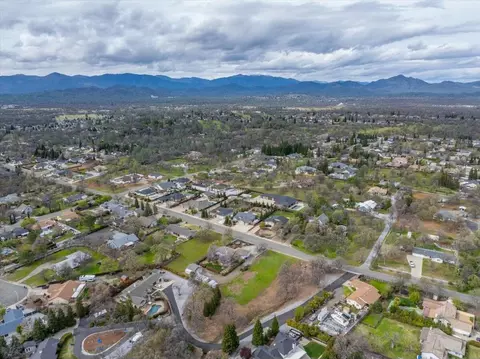 19361 Hollow Ln, Redding, CA 96003 photo 12