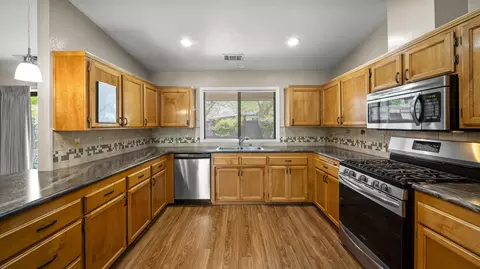 505 Monet Walk, Redding, CA 96001 photo 10