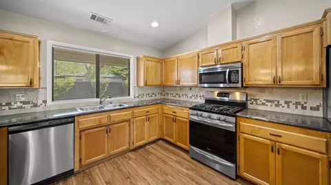 505 Monet Walk, Redding, CA 96001 photo 9