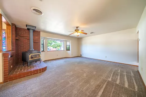 4681 Dandelion Dr, Redding, CA 96002 photo 5