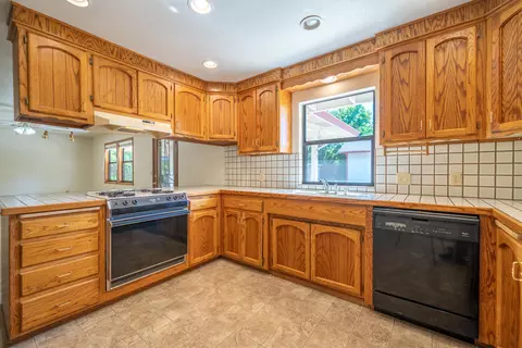4681 Dandelion Dr, Redding, CA 96002 photo 6