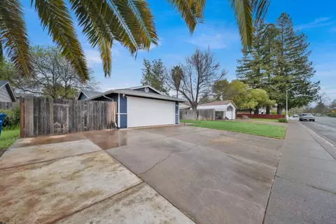 3792 Scorpius Way, Redding, CA 96002 photo 2