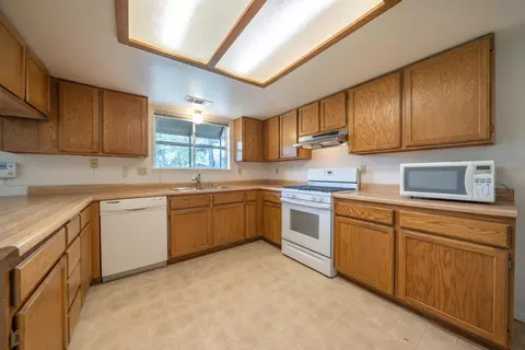 Kitchen - 3526 Auburn Dr, Redding, CA 96001 photo 1 of 1