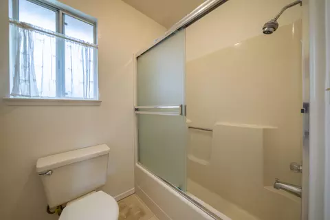 Bath - 3526 Auburn Dr, Redding, CA 96001 photo 2 of 3