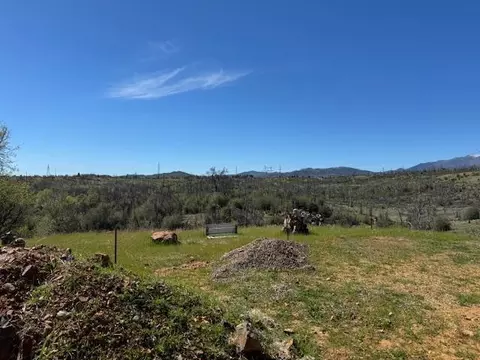 3623 Steamboat St, Redding, CA 96003 photo 3
