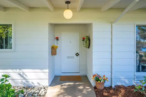 2304 Washington Ave, Redding, CA 96001 photo 2