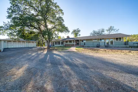 18209 Knoll Ln, Redding, CA 96003 photo 1