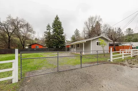 14771 Lamoine Dr, Redding, CA 96003