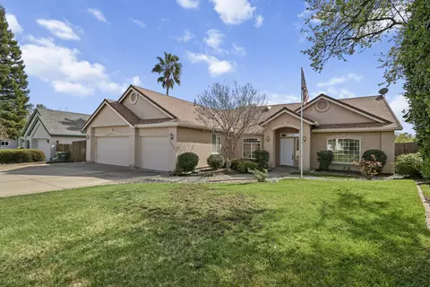 5825 Diamond Ridge Dr, Redding, CA 96003