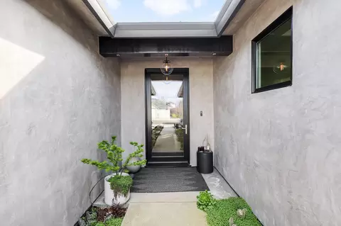 Entry Way - 665 Grants Pass Pl, Redding, CA 96003 photo 1 of 1
