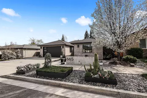 Exterior - 665 Grants Pass Pl, Redding, CA 96003 photo 8 of 8