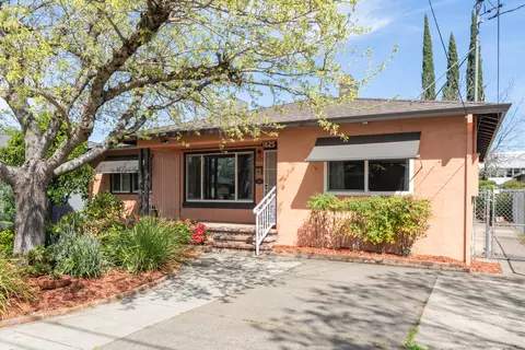 1825 Verda St, Redding, CA 96001 photo 2