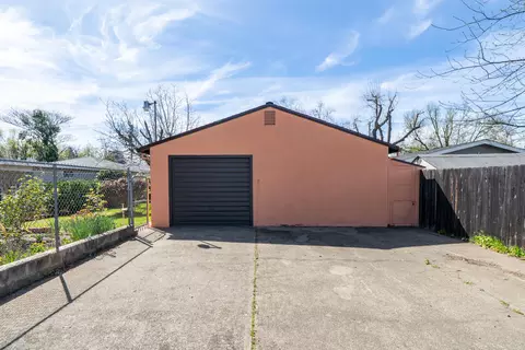 1825 Verda St, Redding, CA 96001 photo 28