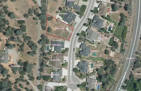 4650 Nantucket Dr, Redding, CA 96001