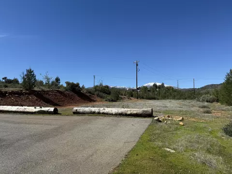 16327 North St, Redding, CA 96001 photo 2
