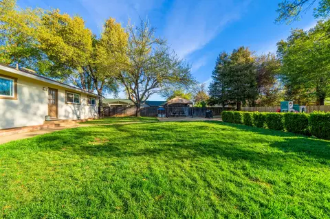 2739 Yana Ave, Redding, CA 96002 photo 9