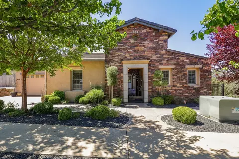 4714 Pleasant Hills Dr, Anderson, CA 96007