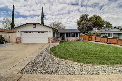 3644 Dune St, Redding, CA 96002 photo 3
