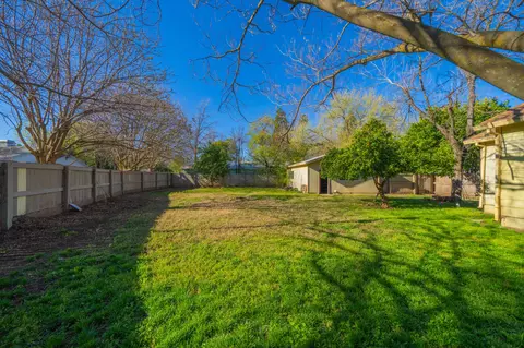 Exterior - 391 Smile Pl, Redding, CA 96001 photo 6 of 10