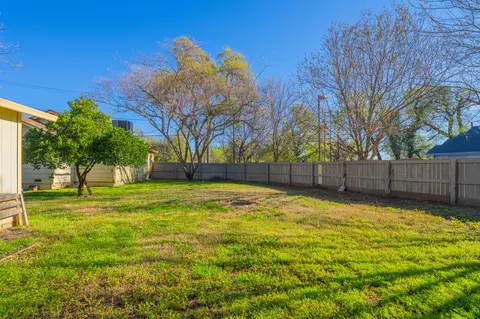 Exterior - 391 Smile Pl, Redding, CA 96001 photo 7 of 10