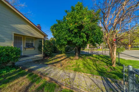 Exterior - 391 Smile Pl, Redding, CA 96001 photo 2 of 10