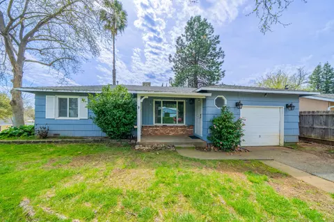 1885 Vale Dr, Redding, CA 96002
