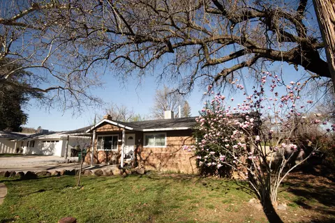 1730 Ferry St, Anderson, CA 96007
