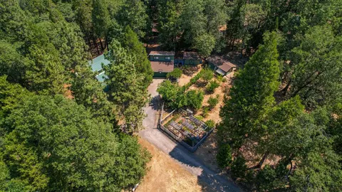 27960 Bullskin Ridge Rd, Oak Run, CA 96069